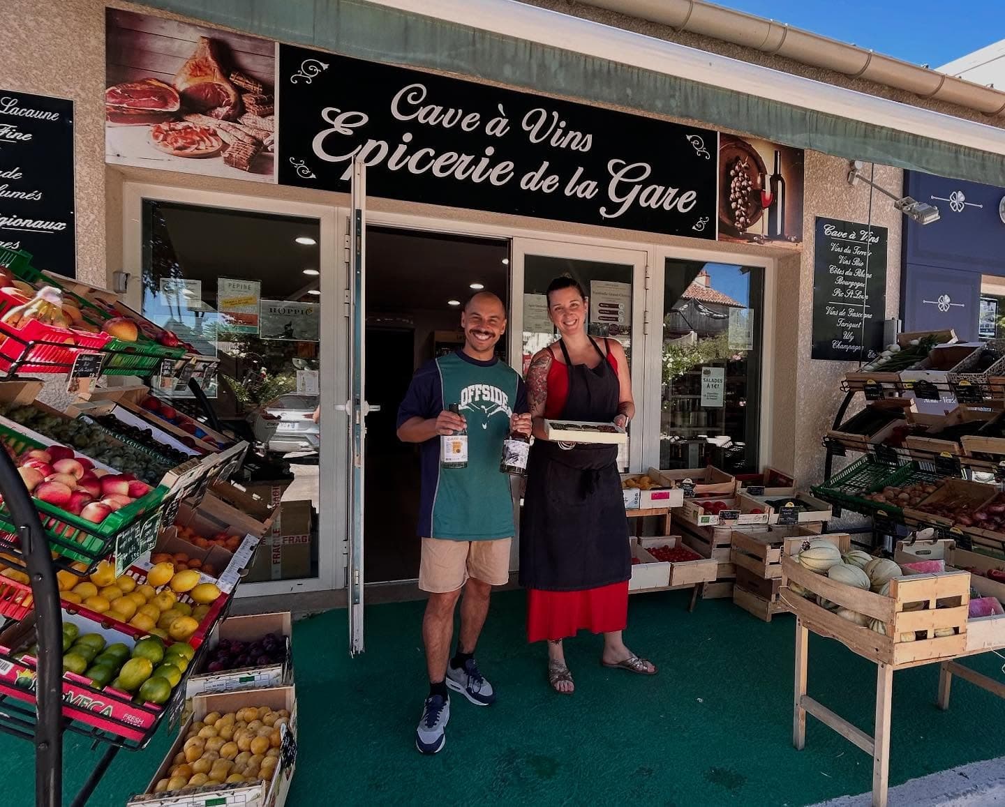 Ludo et Marie à l'Épicerie de la Gare de Congénies