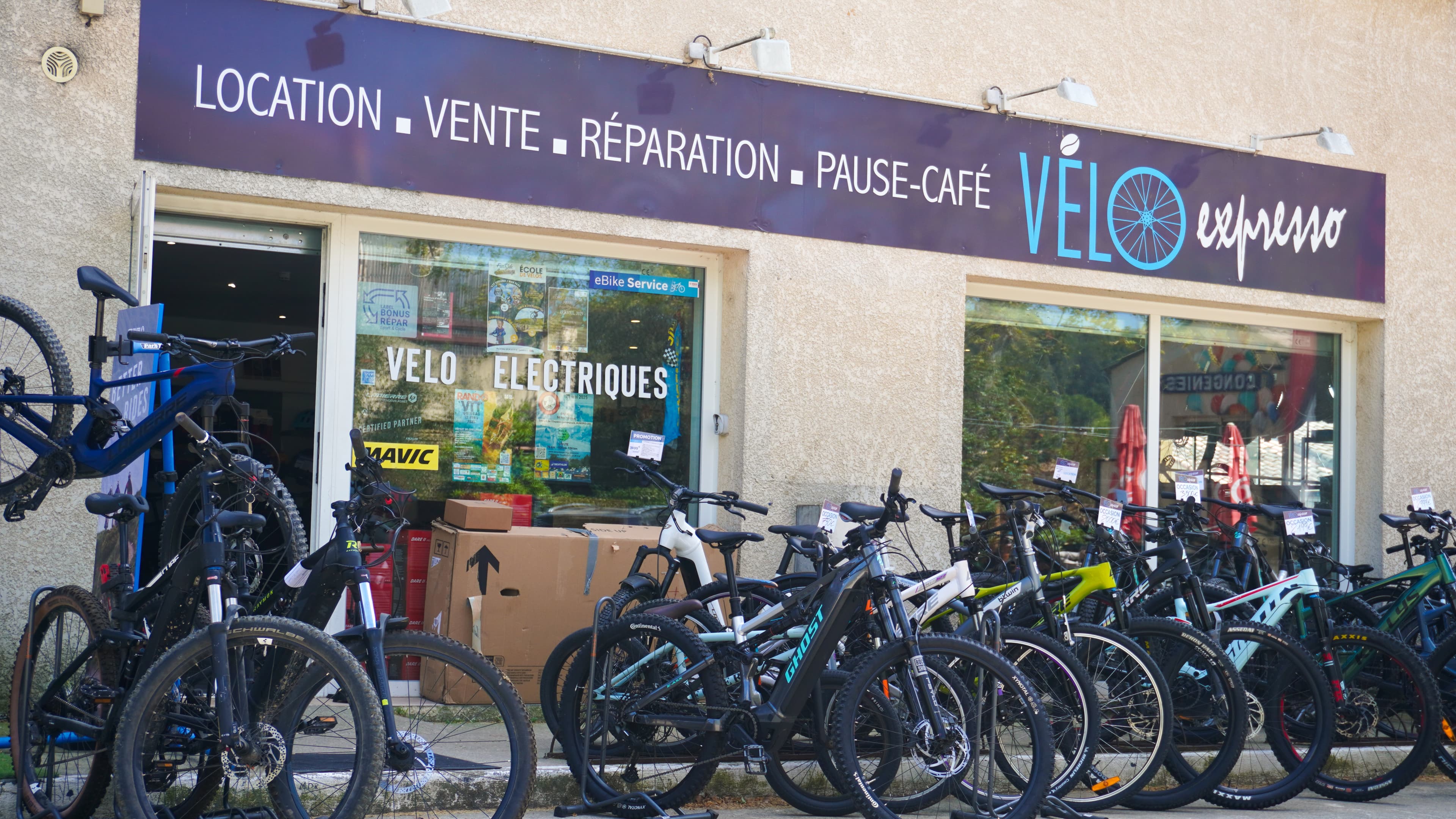 Devanture Vélo Expresso — atelier vélo artisanal
